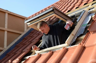 Pose de fenêtres de toit Velux à Riupeyrous